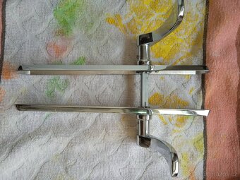 Nerezové kování na dveře. - 2