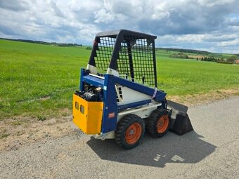 JAPONSKÝ SMYKOVÝ NAKLADAČ BOBCAT 315 - 2
