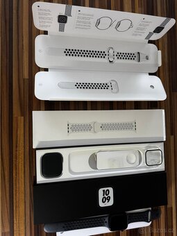 Apple Watch 7 NIKE 45 mm Cellular + GPS - 2
