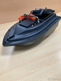 Zavážecí loďka na ryby s GPS s ČESKOU BATERIÍ - 2