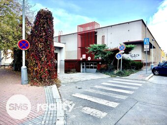 Samostatná garáž na Žižkově, 18m2 - 2