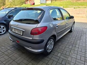 Prodám Peugeot 206 1.1 Style - 2