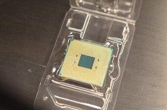 AMD Ryzen 3 2200G – 4 jádra + integrovaná grafika Vega 8 - 2