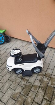 Dětské hrací auto odrážedlo s tyčí - 2