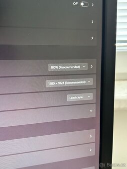 Monitor DELL 17” - 1280x1024 + reproduktory - 2