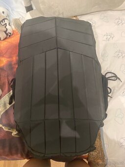 Prodám černou vestu - 2