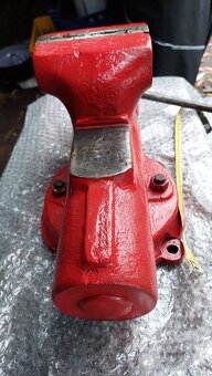 Svěrák YORK 125 - 2