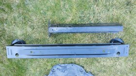 Peugeot 301 - nosnik, Toyota Rav4 V 5 - zadna vystuha - 2