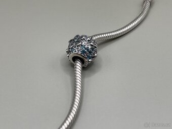 Stříbrný přívěsek č. 7 - korálek s květinami - 2