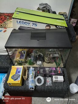 Akvárium plus dekorace, filtrace a vše - 2