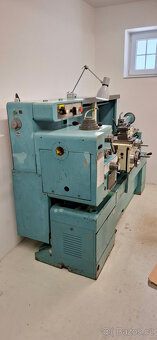 Soustruh TOS Trenčín SUI 32 - 1000 - 2