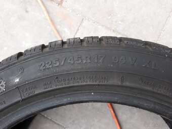 225/45/17 Zimní PO 1 KUSE - 2