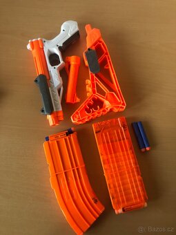 Nerf Sharpfire N- Strike Elite Blaster s příslušenstvím a z - 2