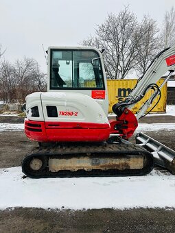 Pásové rypadlo Takeuchi TB250-2 5t - 2