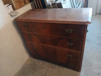 Komoda - 2
