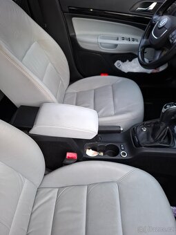 Škoda Octavia - 2