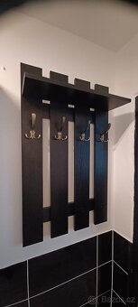 Předsíňovy panel,věšák cerny - 2