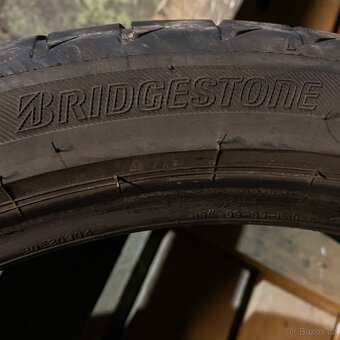 Letní pneu 225/40 R19 93Y Bridgestone 5mm - 2