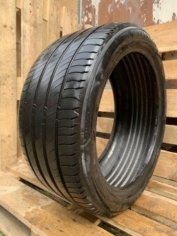 1ks 255/40/19/Michelin Primacy 4/2022/100W - 2