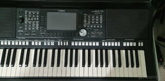 YAMAHA PSR S975 + CASE THON - 2