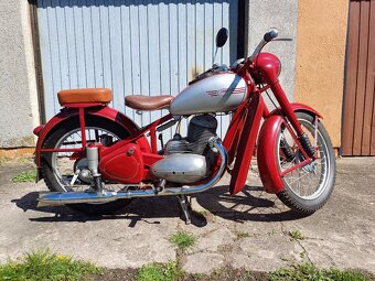 JAWA pérák - 2