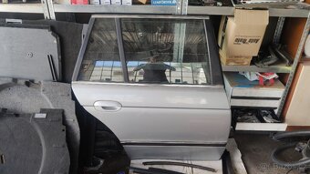 BMW e39 touring zadní pravé dveře Artic Silver - 2