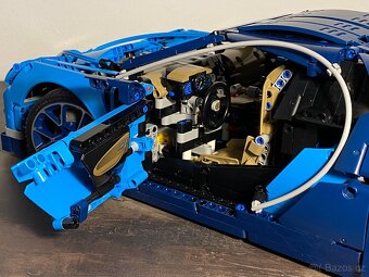LEGO 42083 Bugatti Chiron - 2