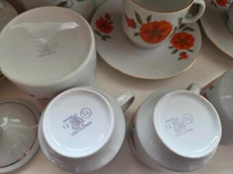 krásná sada nádobí porcelánová konvička s hrníčky, podšálky - 2