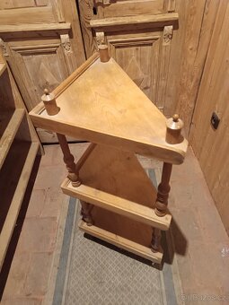 Rohový etažèr - 2