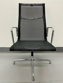 Křeslo Vitra Eames - 2