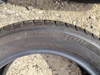 2 ks letních pneu Bridgestone 215/55 R17 - 2