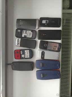 Staré telefony - 2