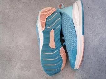 Dívčí botasky Adidas, vel. 33/34 - 2