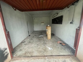 21m2 garáž v Úpici - 2