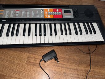 Klávesy YAMAHA PSR F50 - 2
