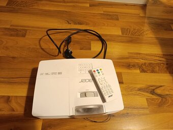 projektor + lampy - 2