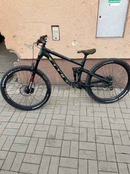 Celoodpružené sjezdové enduro kolo Vitus - 2