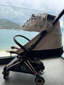Cybex Coya Simply Flowers Nude Beige - 2