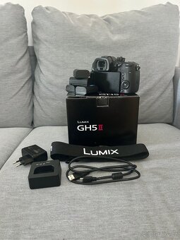 Panasonic Lumix GH5 Mark II (tělo) + 2 objektivy - 2