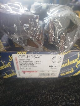 Nové filtry apod.Úklid garáže různé díly na auta - 2