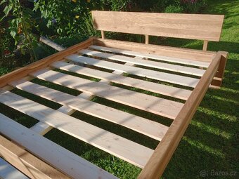 Dubová manželská postel - 2