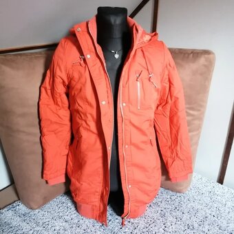 Nádherná zimní bunda s kapucí vel.40-42 - 2