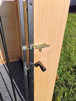 Vnitřní-interiorová odkládací klec pro psa, vyrobená na míru - 2