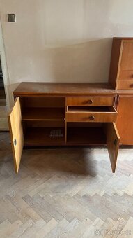 Dřevěná komoda - 2