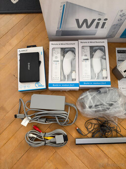 Nintendo Wii - 2 ovladače - 300GB HDD - orig. bal - sbirka - 2