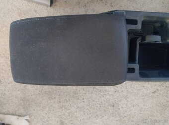 Octavia 2 středový panel s loketní opěrkou - 2