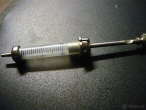 Stará skleněná stříkačka - 2