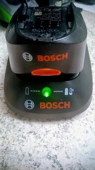 Bosch nabíječka +aku 18V - 2
