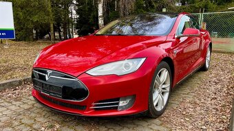 Tesla Model S85 El.Panorama Kuze Vzd.podvozek barva RedMult - 2
