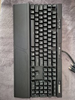 Corsair K70 RGB MK.2 Cherry MX Red - US - 2